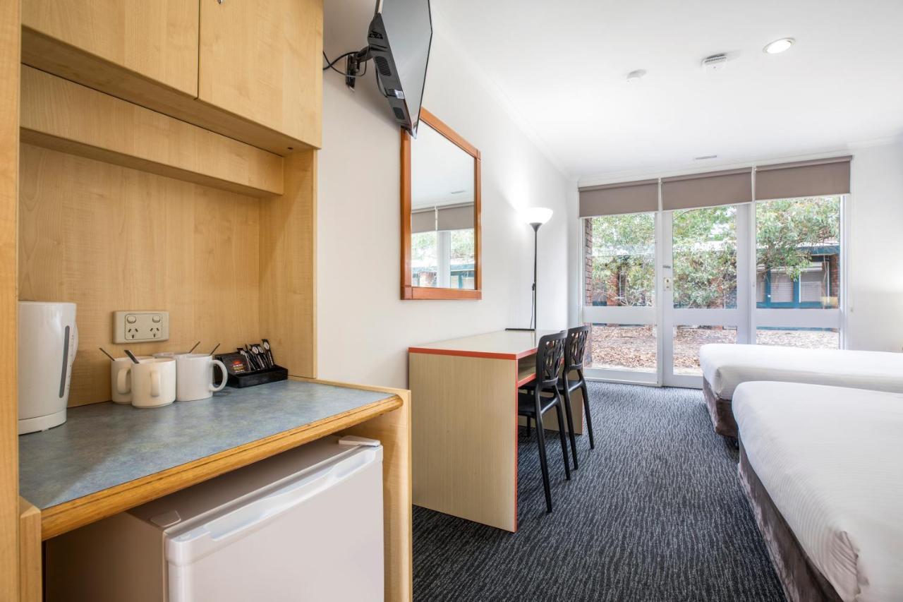 Burvale Hotel Nunawading Екстериор снимка