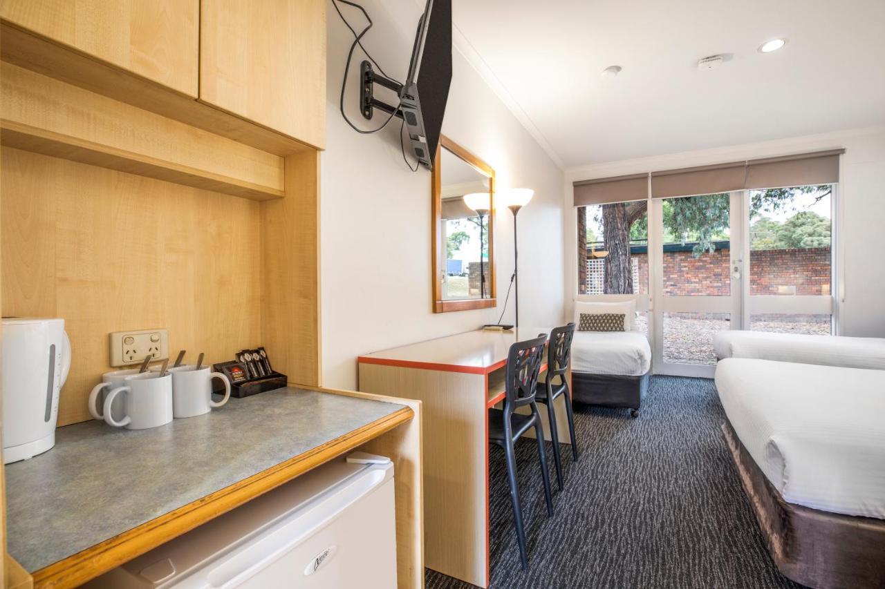 Burvale Hotel Nunawading Екстериор снимка