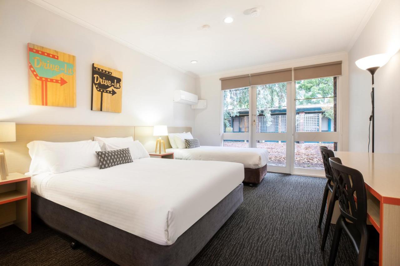 Burvale Hotel Nunawading Екстериор снимка