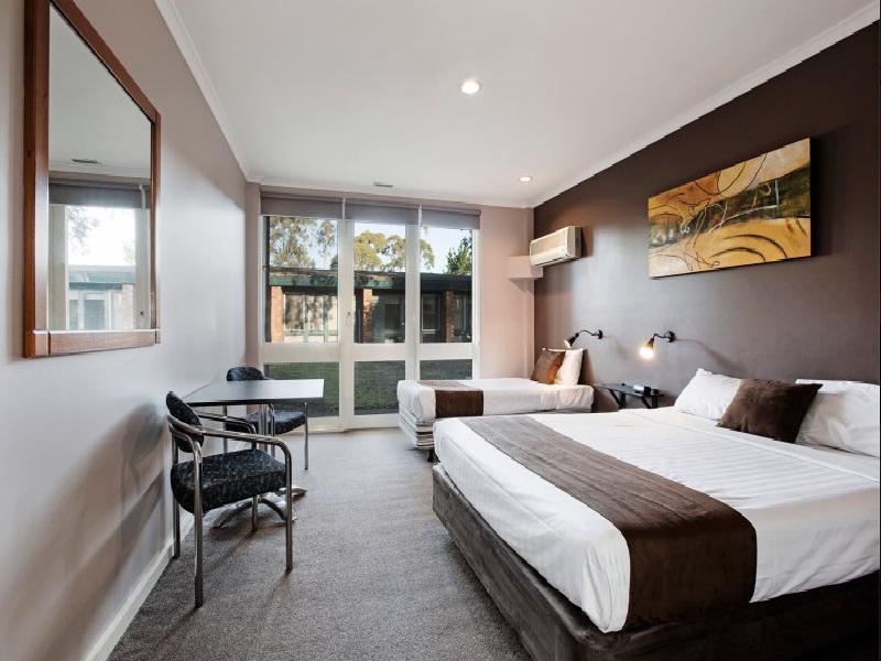 Burvale Hotel Nunawading Екстериор снимка