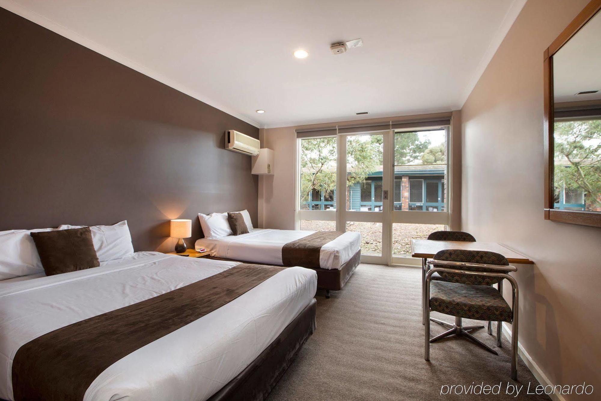 Burvale Hotel Nunawading Екстериор снимка