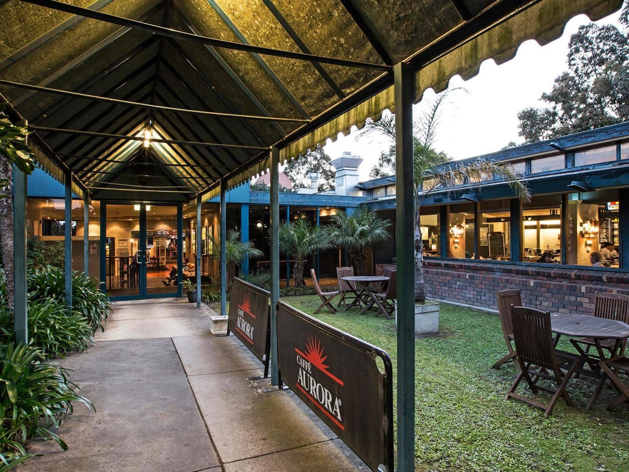 Burvale Hotel Nunawading Екстериор снимка