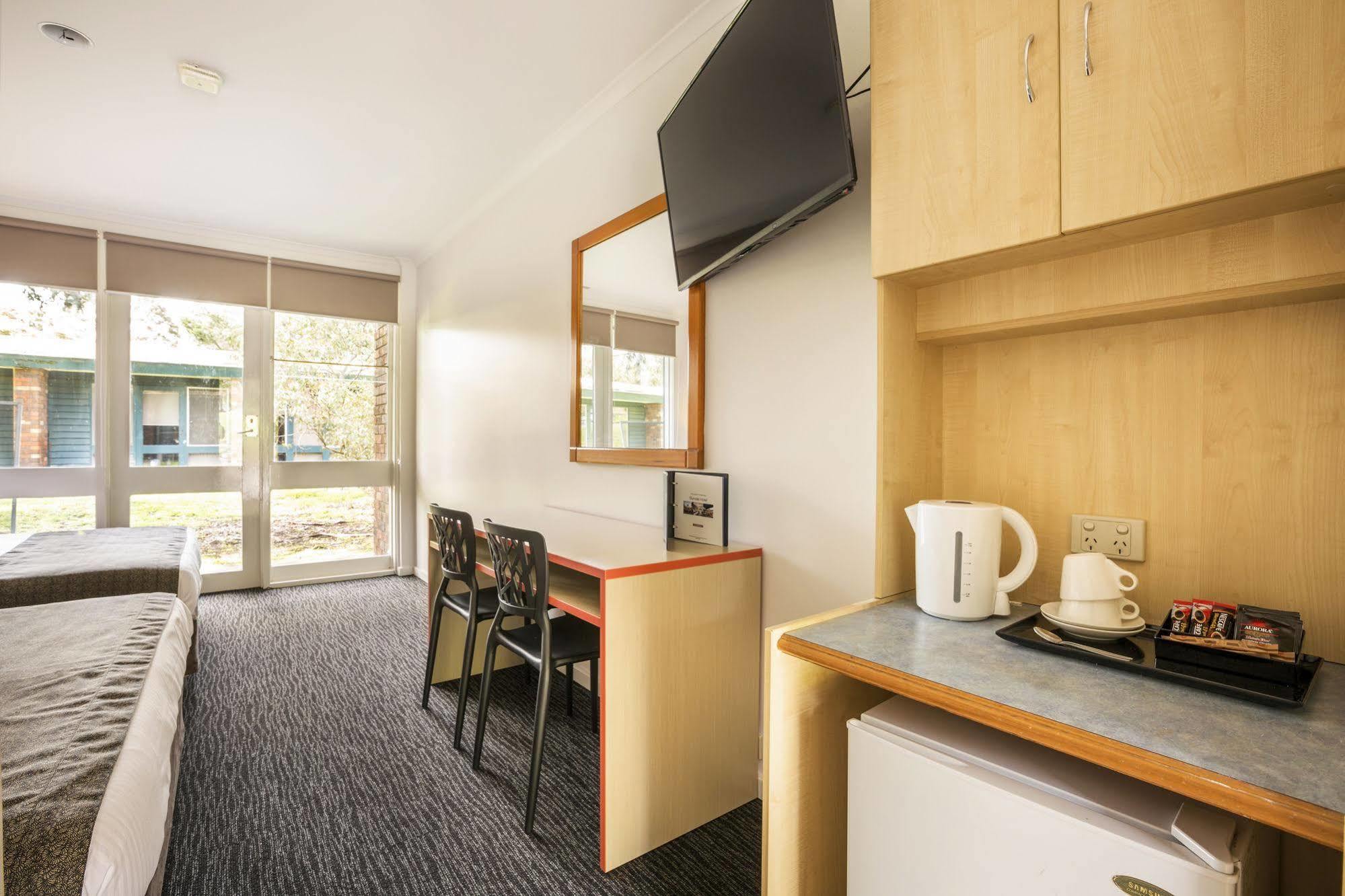 Burvale Hotel Nunawading Екстериор снимка