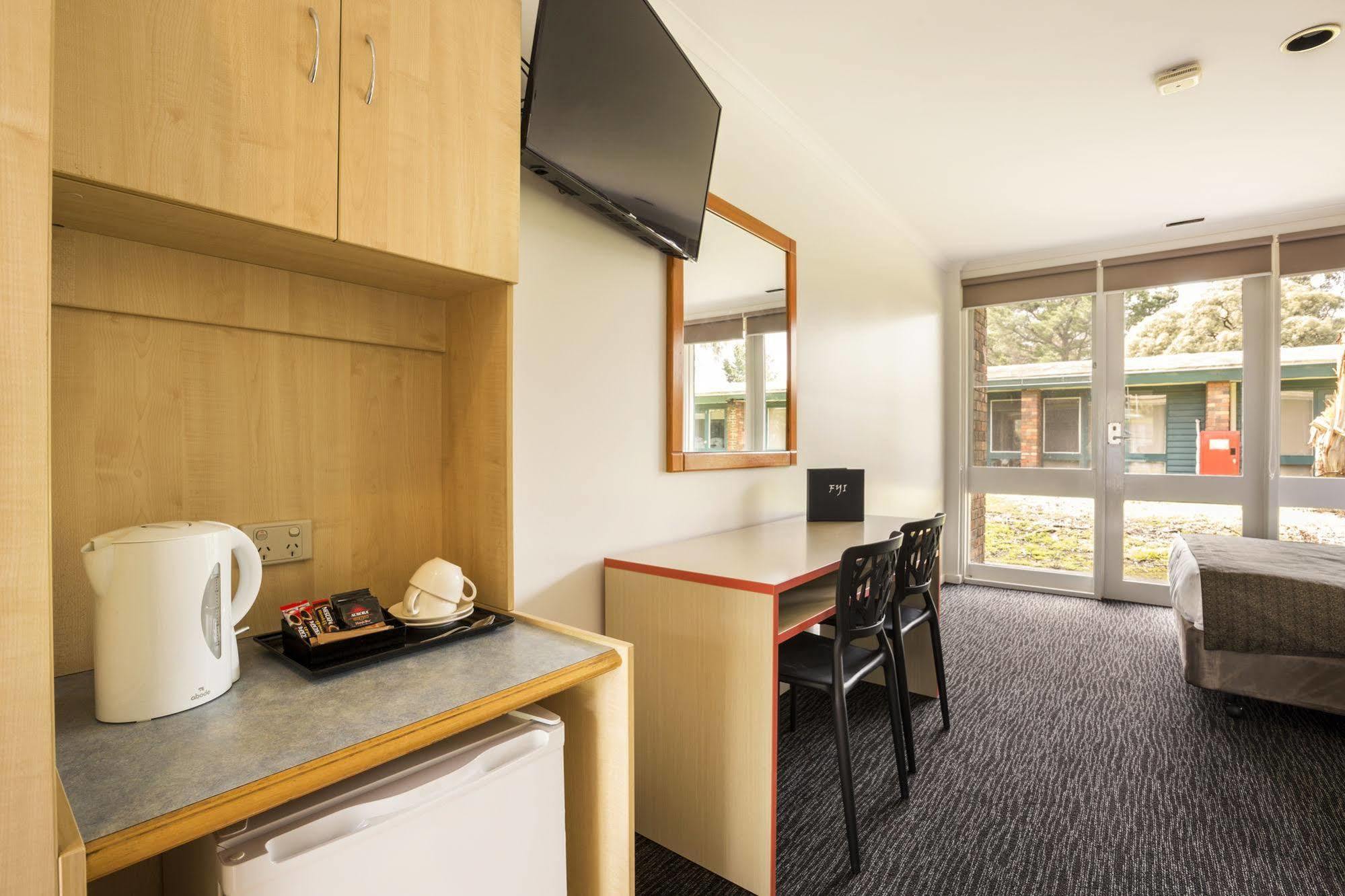 Burvale Hotel Nunawading Екстериор снимка